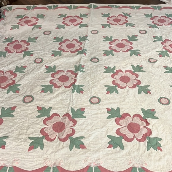 Vintage appliqué quilt - Picture 2 of 6